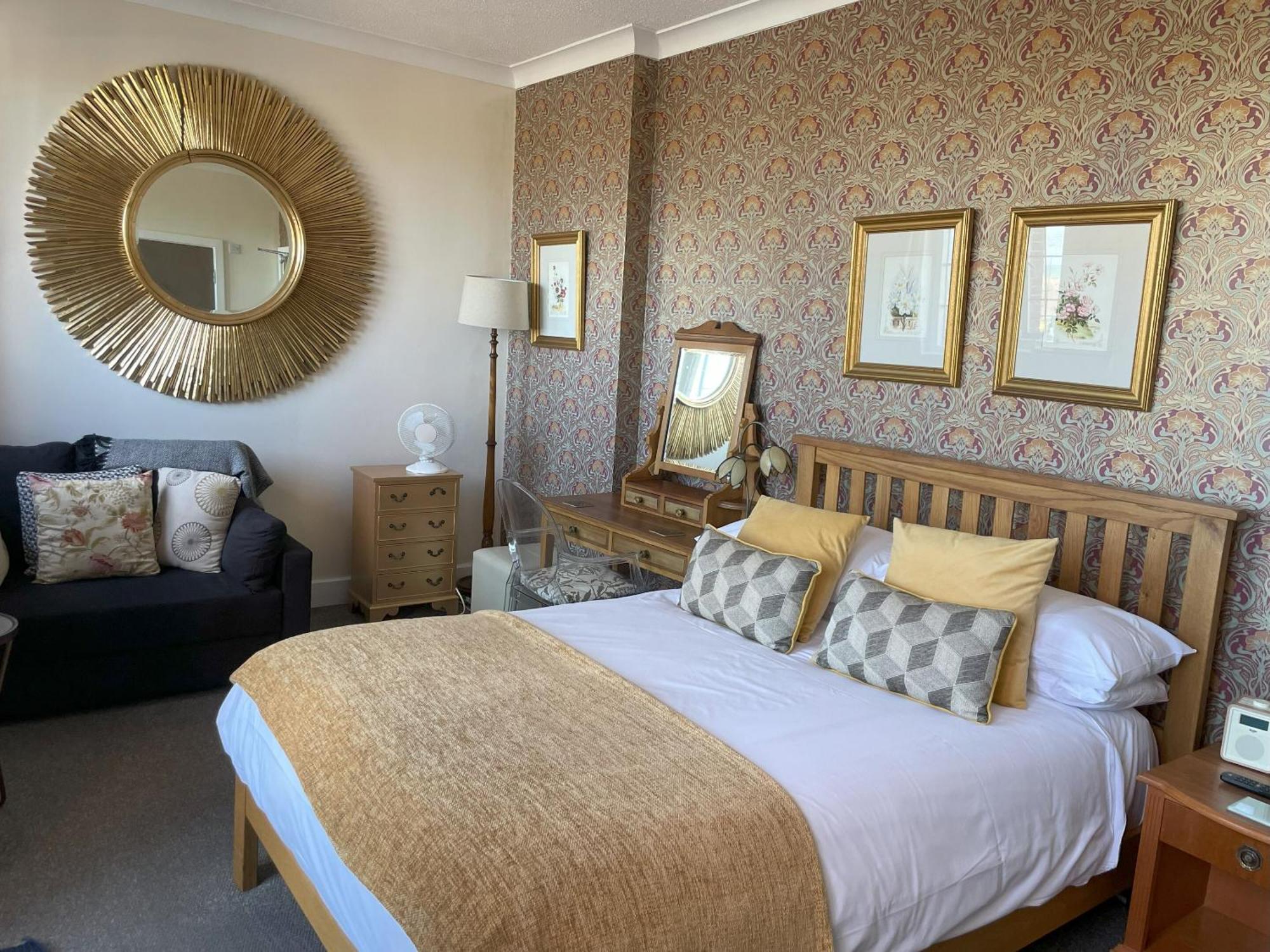 Knights Court Hotel Great Yarmouth Buitenkant foto